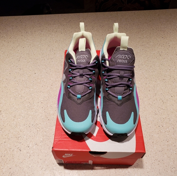 🆕️ Nike Air Max 270 React - Picture 8 of 12
